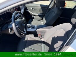 BMW 320d xDrive Touring M-Shadow Driving Assistant