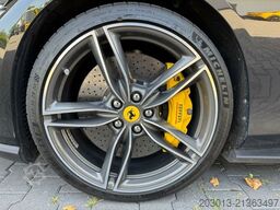 FERRARI Roma Coupe Schwarz