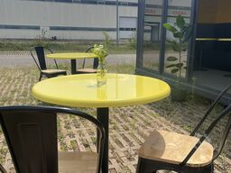 Other Container mit Sitzmöglichkeiten