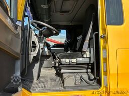 MAN TGX 26.360 / BaumaschinenTransport / 9 to Rampen