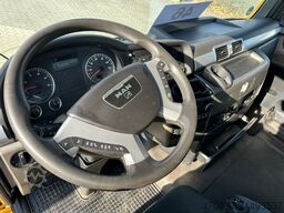 MAN TGX 26.360 / BaumaschinenTransport / 9 to Rampen