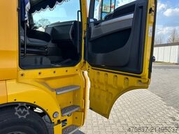 MAN TGX 26.360 / BaumaschinenTransport / 9 to Rampen