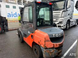 Toyota 02-8FDJF35 Forklift w/ Hydraulic Forks and Side Sh