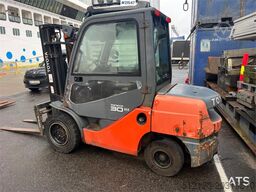 Toyota 02-8FDJF35 Forklift w/ Hydraulic Forks and Side Sh