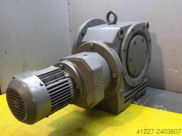 SEW-EURODRIVE SF82R62DT71D-4