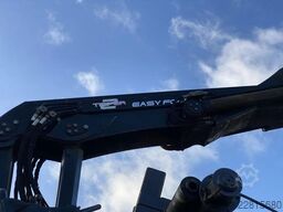 Volvo FM 370 + Euro 5 + Palfinger Z-Q170 Crane + 30to...