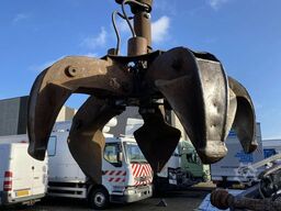 Volvo FM 370 + Euro 5 + Palfinger Z-Q170 Crane + 30to...