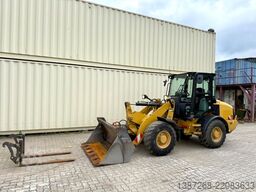 CATERPILLAR 907M / 2018 BJ / Schaufel + Gabel