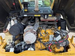 CATERPILLAR 907M / 2018 BJ / Schaufel + Gabel