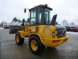 VOLVO L30G Radlader 4x4 ALLRAD