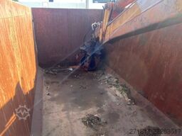 CONTAINER SCARRABILE USATO A CIELO APERTO CON GRU