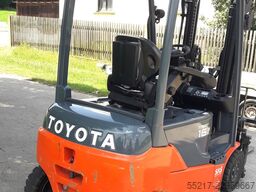 Toyota 8FBM16T