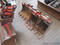 Takeuchi TB 230 - POWERTILT + hydr. Schnellwechsler + 4 Löf