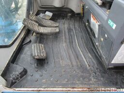 Takeuchi TB 230 - POWERTILT + hydr. Schnellwechsler + 4 Löf