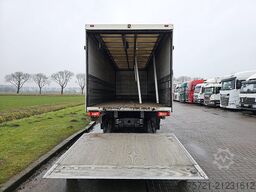 RENAULT T 460 6X2 STEERAXLE LIFT