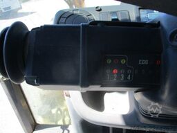 NEW HOLLAND LB 115-4PS, Reifen neuwertig