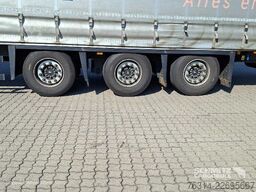 Schmitz Cargobull Curtainsider Coil Getränke