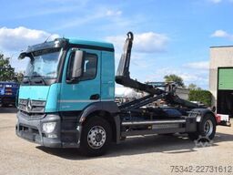 Mercedes-Benz Antos 1835 Hooklift