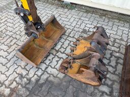 BOBCAT E26 / 2016 BJ / 3 x Löffel / 3.905 H