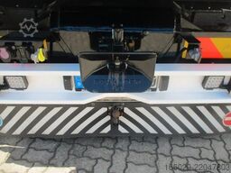 DAF XF 6x4 mit Kran und Space Cab