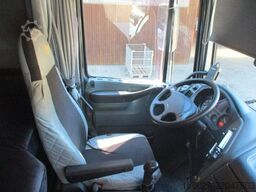 DAF XF 6x4 mit Kran und Space Cab