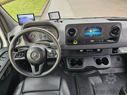 MERCEDES-BENZ SPRINTER 319 L3 Chassis Dub Cab