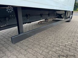 IVECO Daily 72C18 Hi Matic Koffer mit Ladebordwand