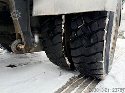 MERCEDES-BENZ Axor 1833 Kehrmaschine VAL?air HD 200 - Bar 9 m³