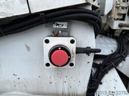 MERCEDES-BENZ AROCS 3751 6x4 Euro 6 Betonpumpe Liebherr 41M5