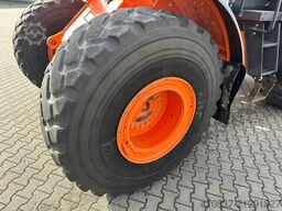 HITACHI ZW250-5B / Waage