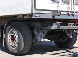 ACKERMANN-FRUEHAUF A 18 Koffer 43m³ Durchladesystem
