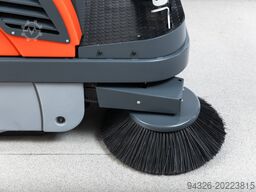 Hako Sweepmaster P980 R Benzin 2017y - 647h