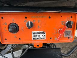 Mercedes-Benz AXOR 1829 + MANUAL + EURO 5 + LIFT + CARRIER