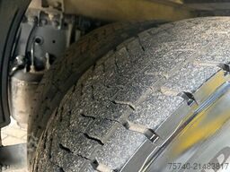 Mercedes-Benz AXOR 1829 + MANUAL + EURO 5 + LIFT + CARRIER