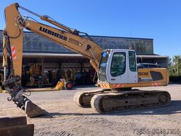Liebherr R906 LC Litronic with two buckets