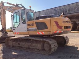 Liebherr R906 LC Litronic with two buckets
