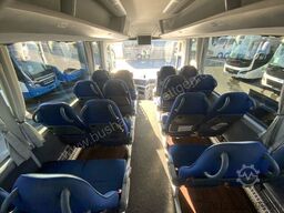 MAN R 08 Lion's Coach
