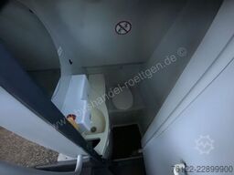 MAN R 08 Lion's Coach