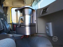 Volvo FM 330 tractor unit