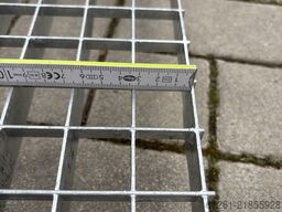 Treppenstufe verzinkt 900 x 370