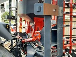 Grünlandstriegel mit Drillstar