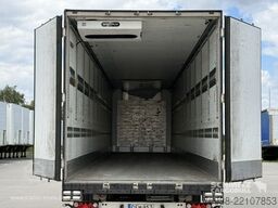 Schmitz Cargobull Tiefkühler Multitemp Doppelstock Trennwand