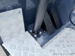 COMBILIFT CBE2500 TRIPLEX 5500 FORK POSITIONER