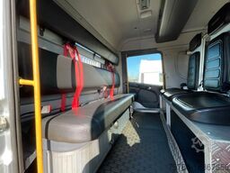 SCANIA P 320 DoKa 4x4/ 9 Sitze/ Autom./ AC/ Standhzg.