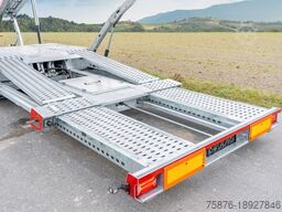 MERCEDES-BENZ Actros mit Anhänger für 6 PKW