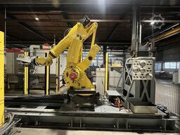 Fanuc M-900iB 700 kg robot