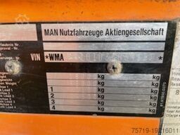 MAN 18.264 4x4 Straßenwaschwagen/Wasserwagen
