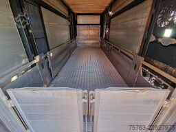 Volvo FH 13.500 Globetrotter 8x2*6 - 3 deck livestock...