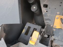 Schmitz Cargobull SKO 24 Rohrbahn Carrier Vector HE19