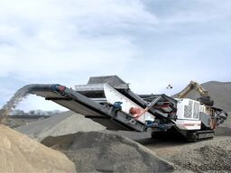 Tracked mounted mobile crushing station Crawler mobile stone crusher